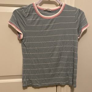 Size small juniors top
